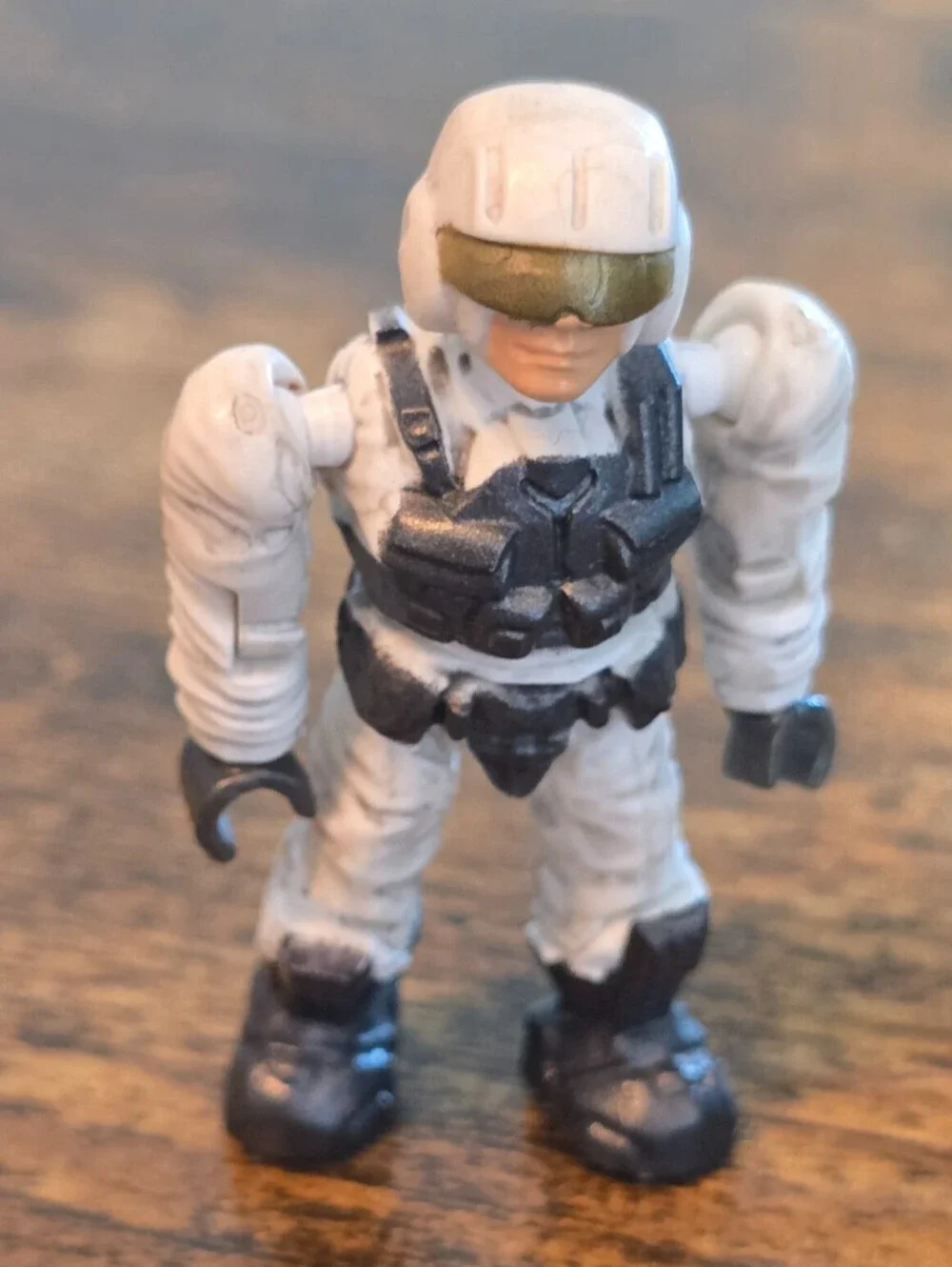 Halo Mega Bloks Arctic UNSC Pilot minifigure